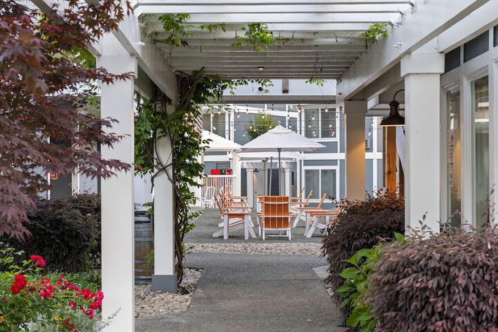 UpValley Inn & Hot Springs Napa Valley an Ascend Collection Hotel
