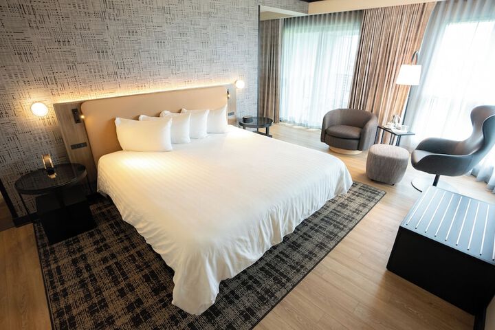 Room 10 of 47