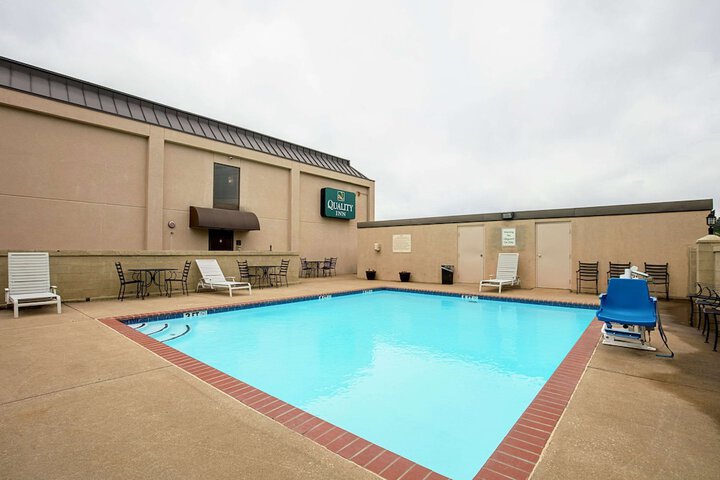 Pool 6 of 37