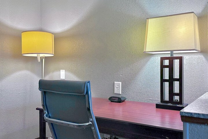 Room 15 of 39