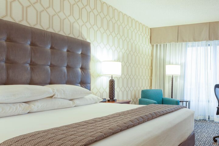 Room 28 of 64