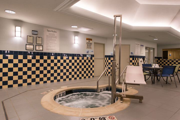 Holiday Inn Express Hotel and Suites Scranton by IHG