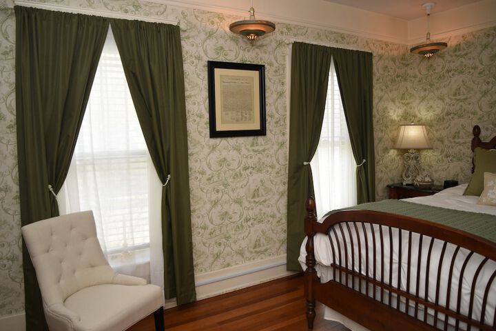 Room 48 of 96