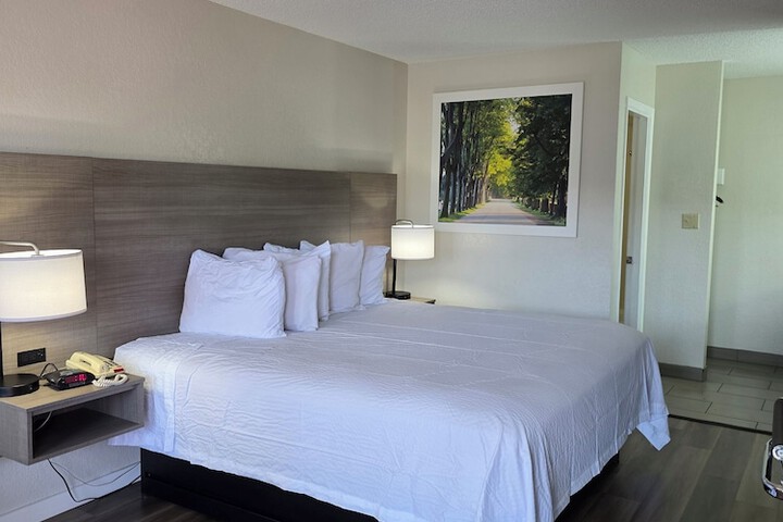 Days Inn by Wyndham San Marcos