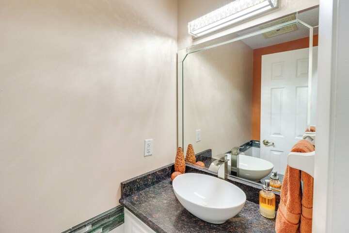 2 Mi to Rainbow Springs: Dunnellon Townhome