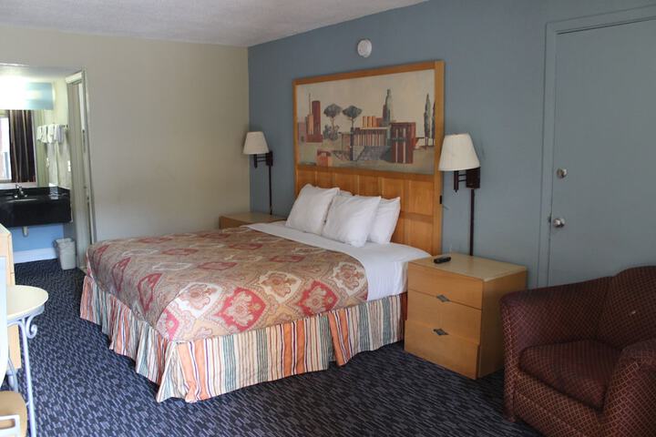 Room 19 of 34