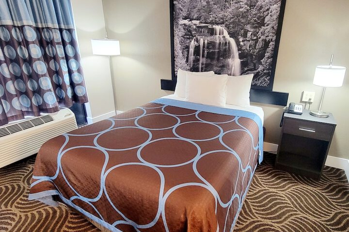 Super 8 by Wyndham Marion NC