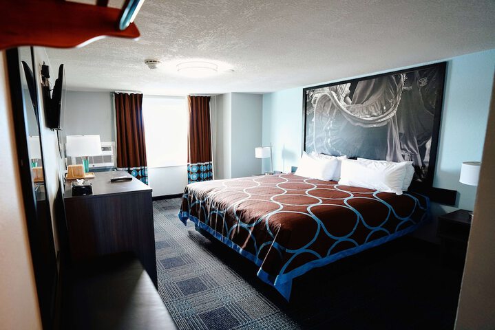 Room 15 of 42