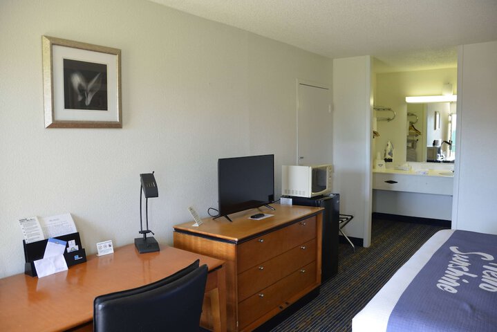 Room 14 of 75