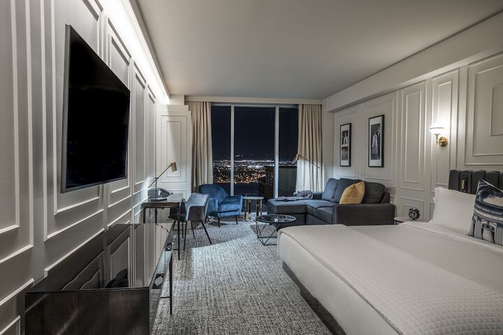 Room 27 of 82