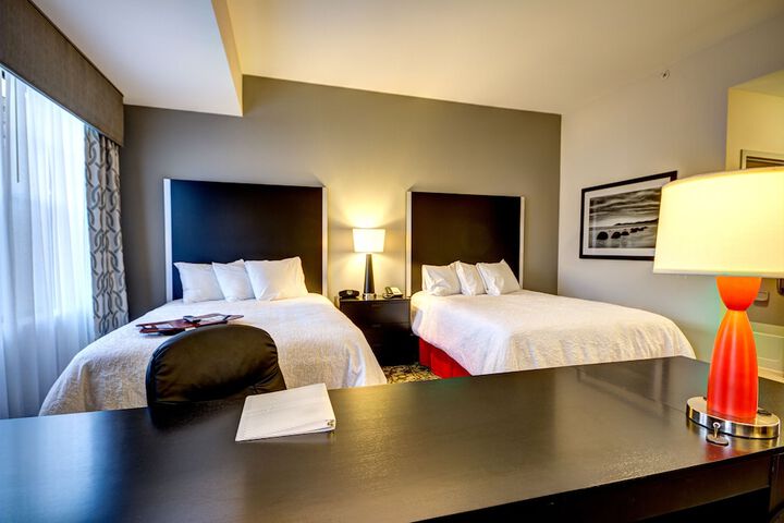 Hampton Inn & Suites Roanoke Airport