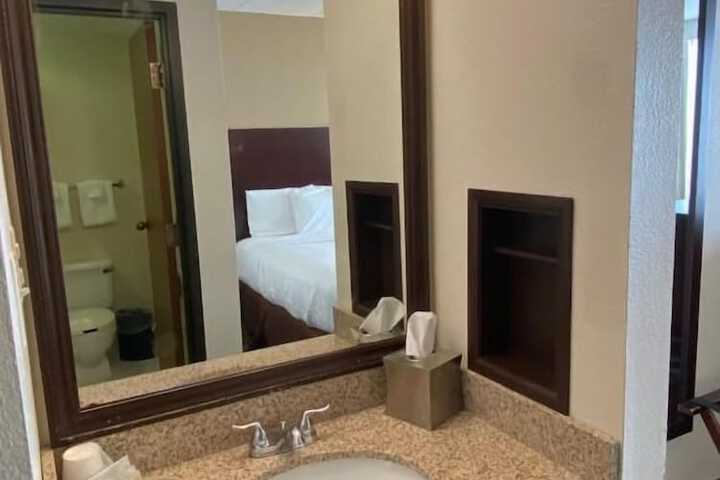 Room 20 of 37