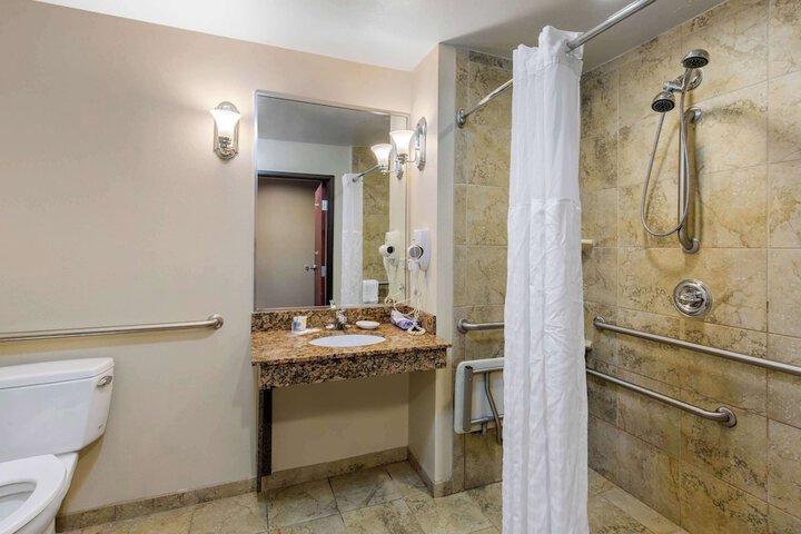 Comfort Suites Seaford