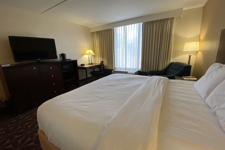 Room 18 of 37