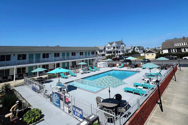 Pool 4 of 22
