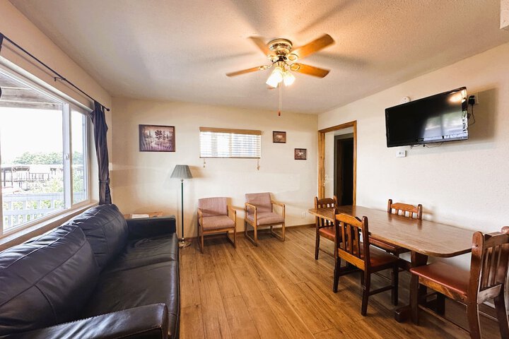 Room 146 of 299