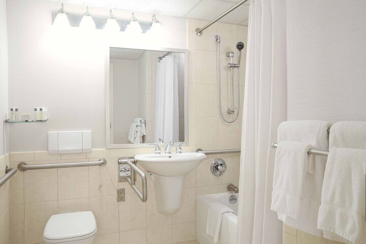 Ethan Allen Hotel