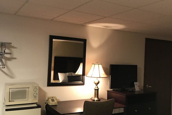 Room 14 of 49