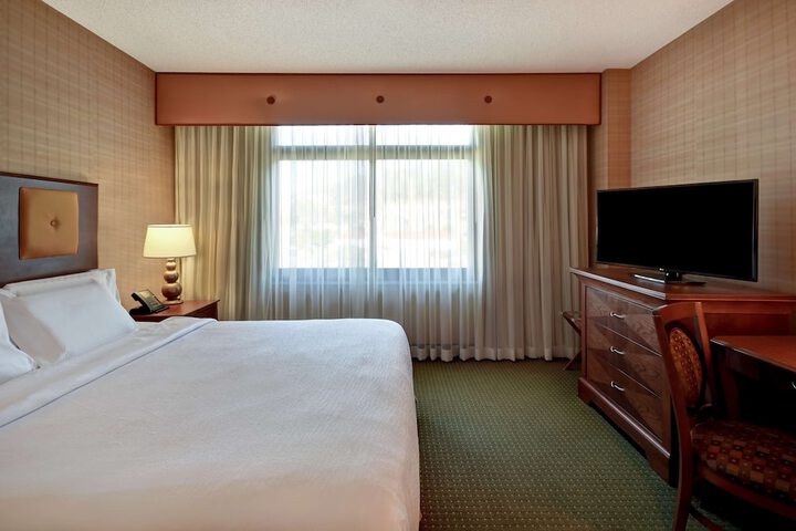 Room 27 of 62