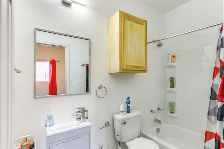 6 Mi to Nature Preserve: Apartment Near Lindale!