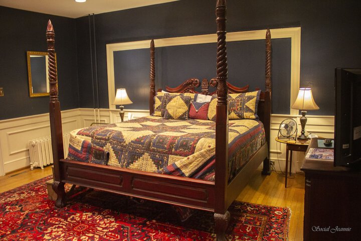 Inn at Lincoln Square