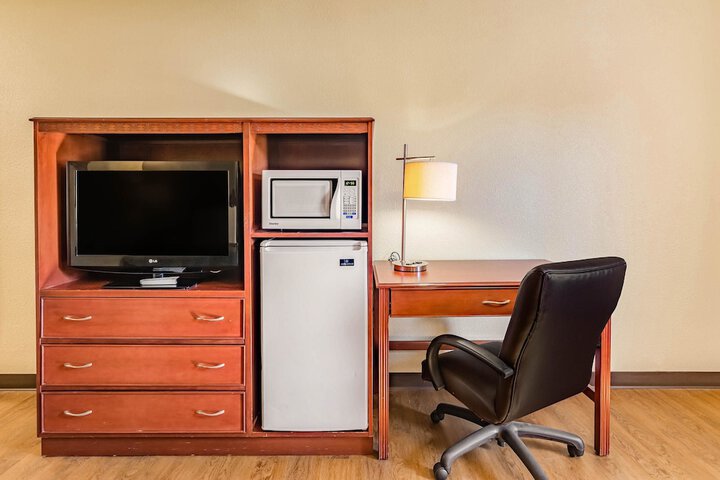 Room 27 of 29