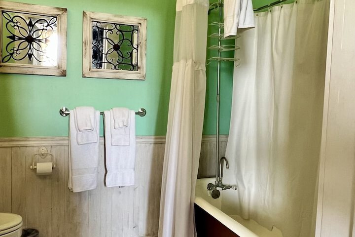 Room 35 of 100