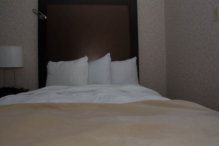 Room 26 of 65