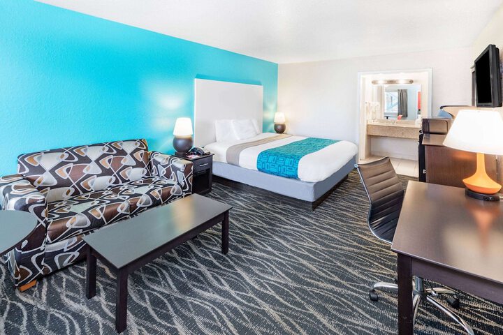 Room 41 of 60