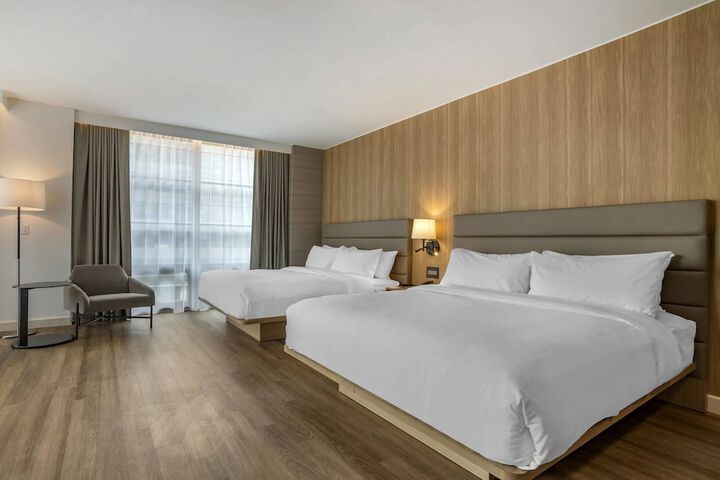 Room 26 of 40