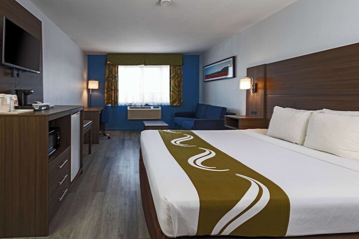 Room 14 of 27