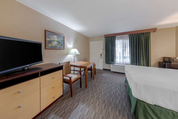 Room 17 of 36