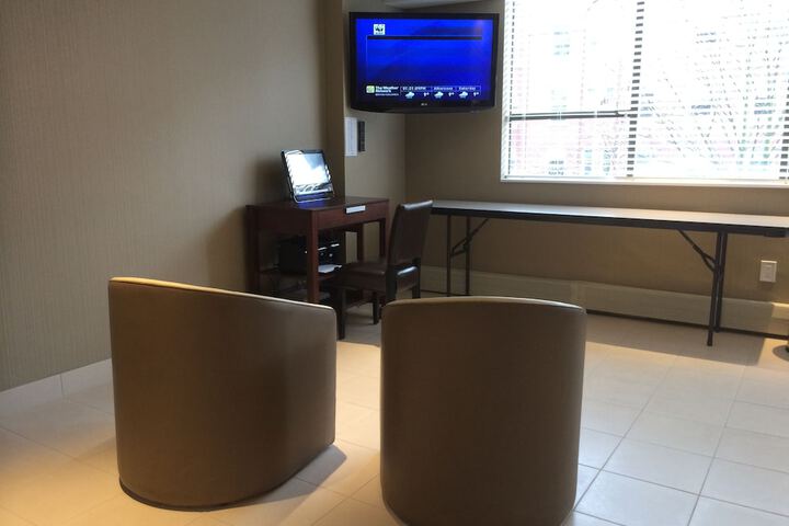 Business Center 238 of 242