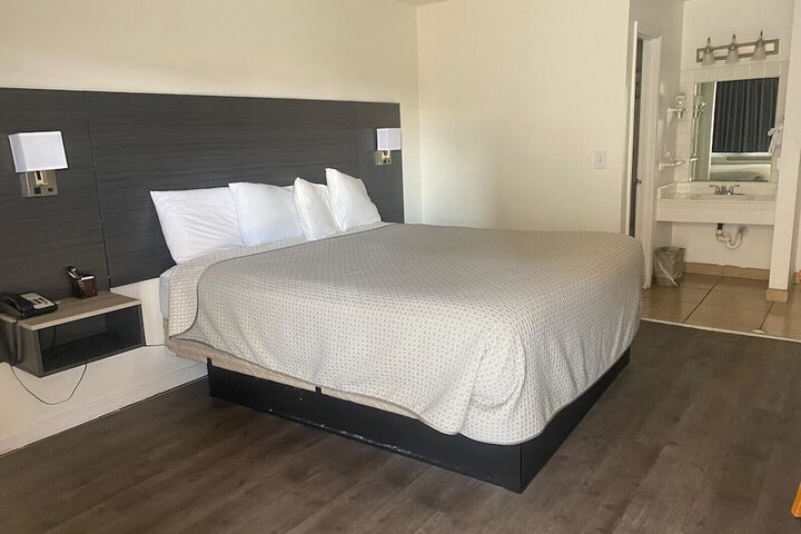 Room 33 of 57