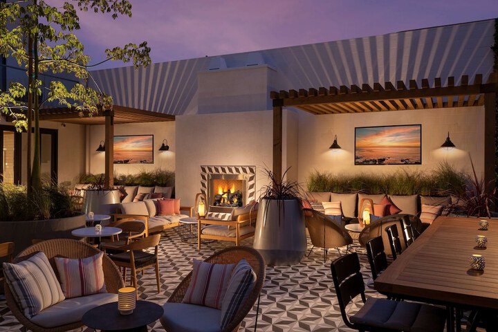 Hotel Exterior 41 of 46