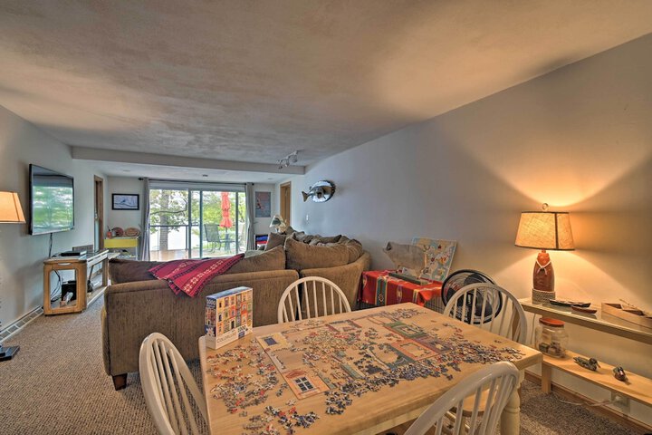 Spacious Lakehouse w / Deck Kayaks, & Dock!