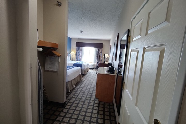 Baymont by Wyndham Albany MN