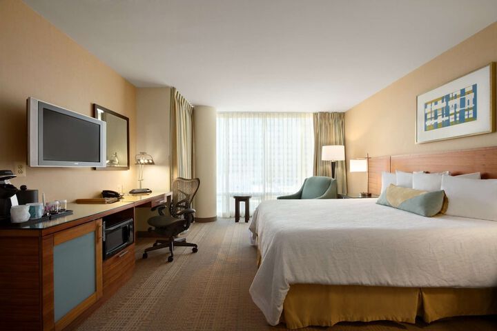 Room 11 of 32