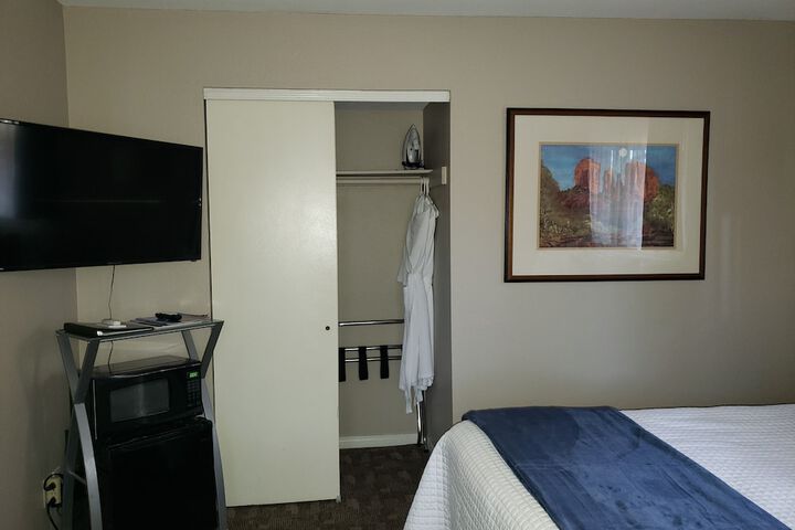 Room 18 of 52