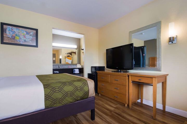 Room 20 of 29