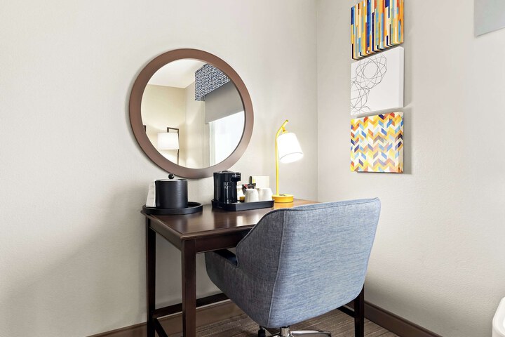 Room 12 of 26