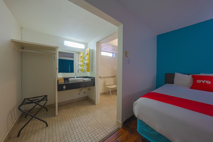 Room 33 of 103