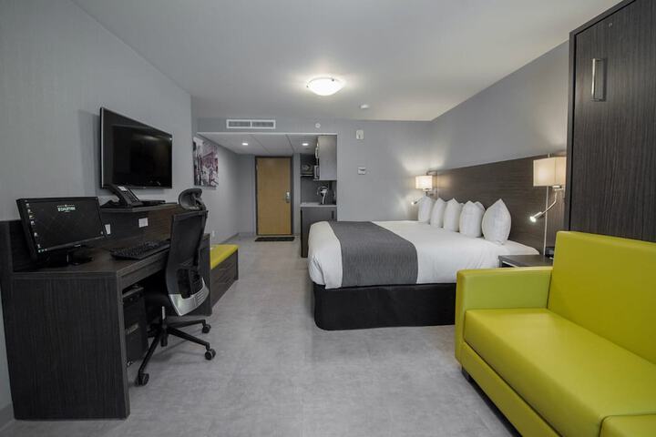 Room 46 of 77