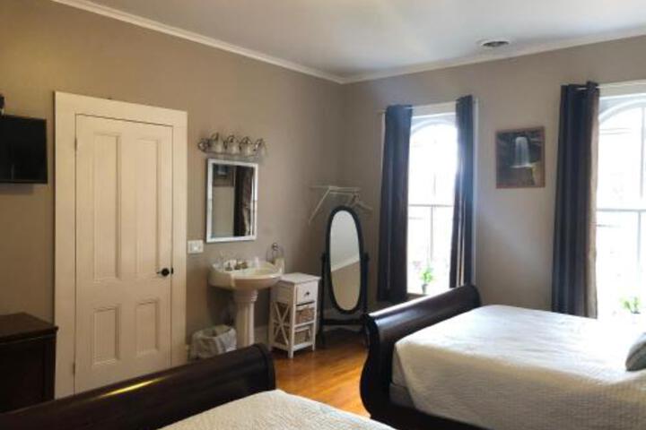 Cook Mansion Bed and Breakfast