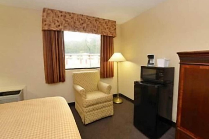 Room 26 of 37