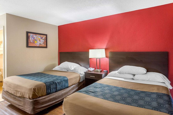 Room 25 of 31