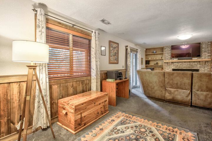 5BD Mountain Getawayhot Tub & Foosball