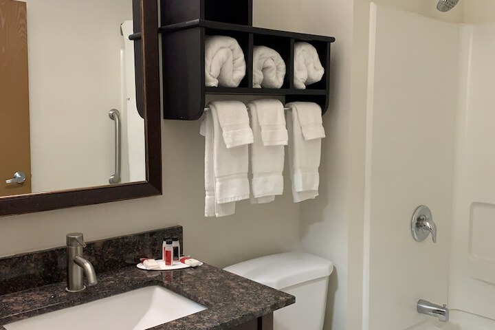 Room 16 of 39