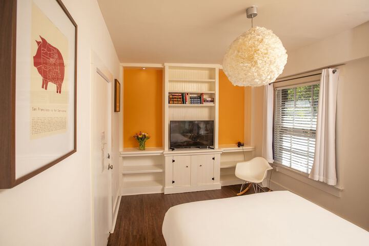 Room 34 of 120