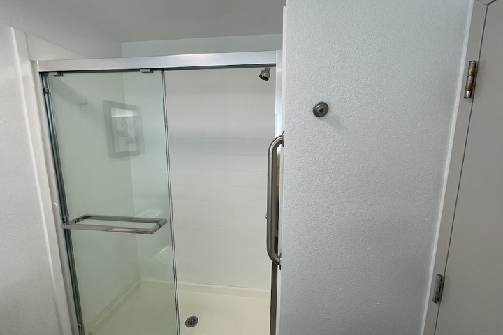 Room 12 of 32